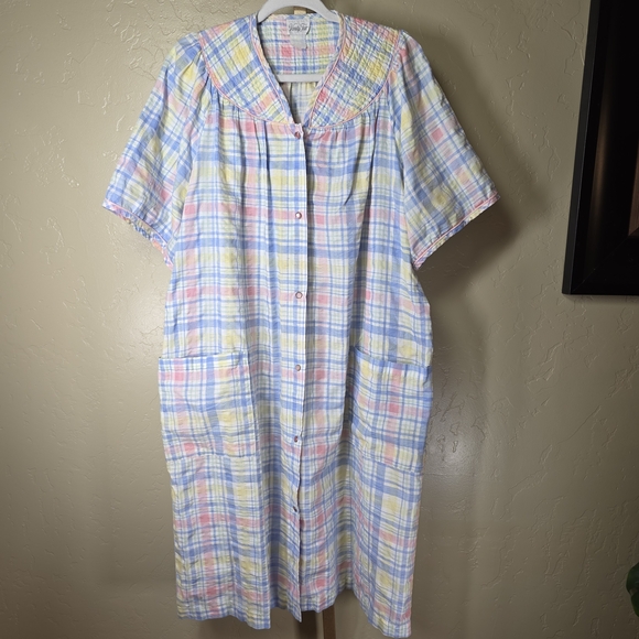Vanity Fair Vintage 70's Pastel Plaid  House Coat Snap Robe Dress Pockets XL - Picture 2 of 14